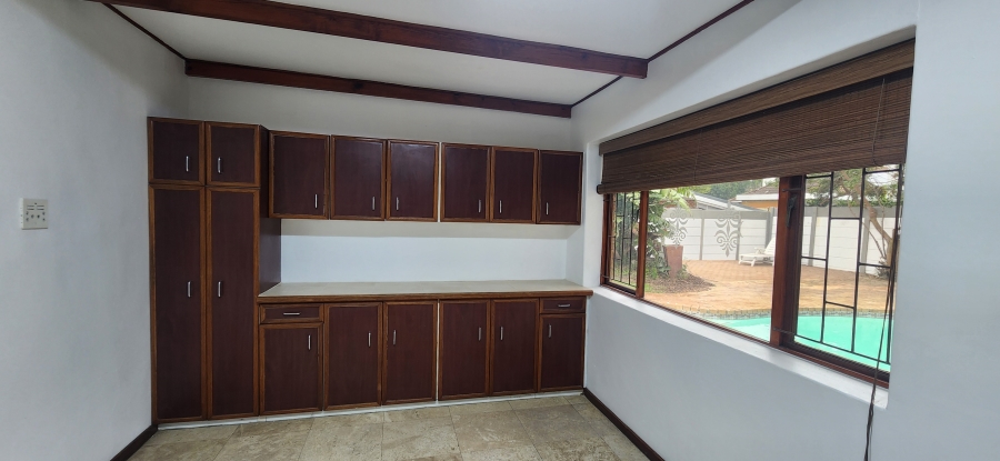 To Let 3 Bedroom Property for Rent in Meadowridge Western Cape